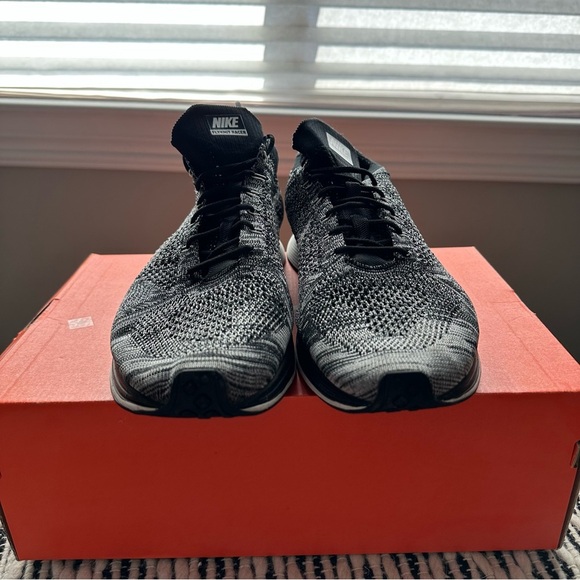 Nike Men’s FlyKnit Racer Oreo 2.0 Black / White 2015 Rare Running Shoes - Picture 3 of 9